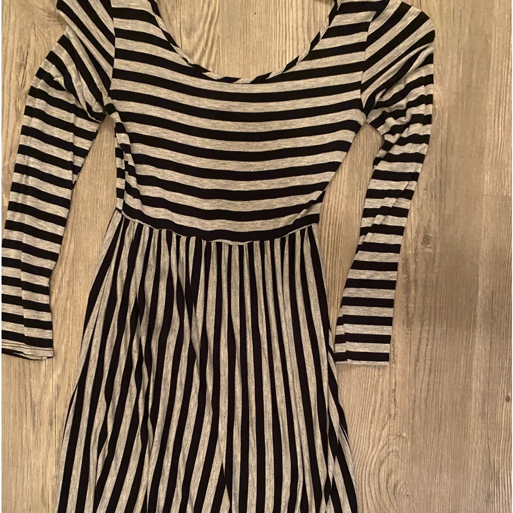 Ladies slim striped dress. Color me Red💄